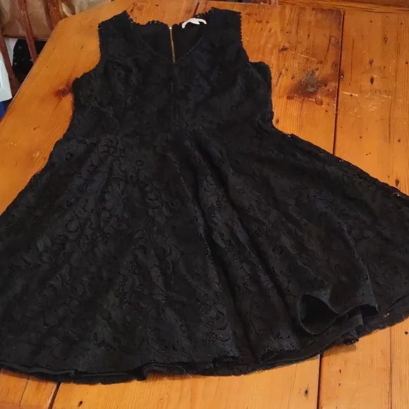 francescas black dress Zac Posen Pink Red & Black Floral Dress sz 6 main image 1